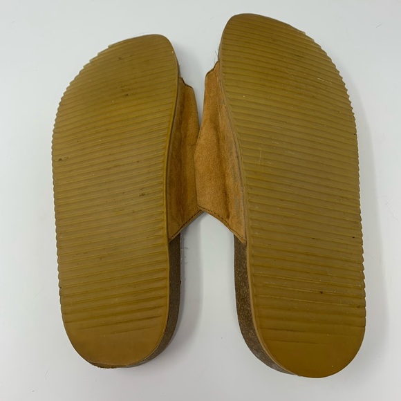 BearPaw Sandals - Picture 7 of 9